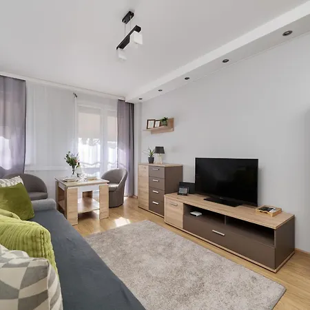 Wyszynskiego With Air Conditioning & Free Parking By Renters 아파트 *